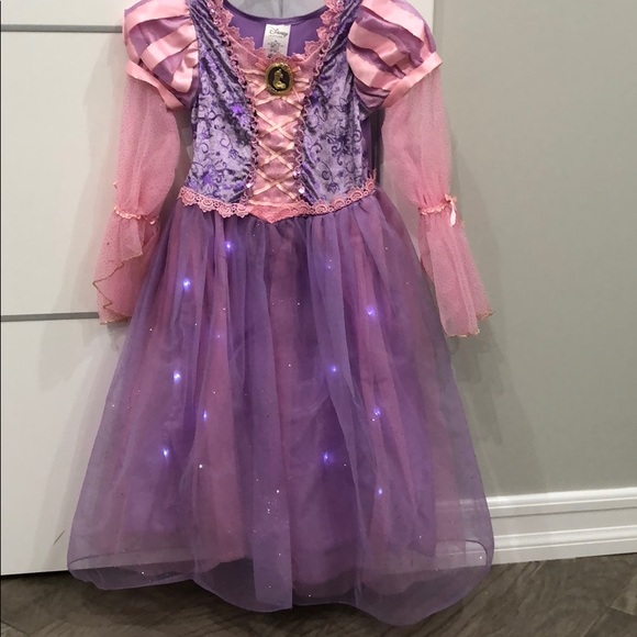 Disney Other - Disney dress with lights